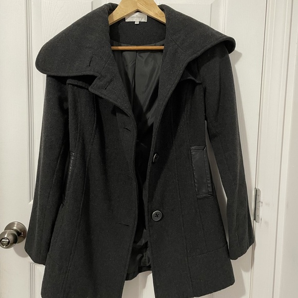 Coat - Picture 2 of 3